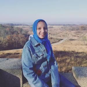 Meet your Posher, Mena